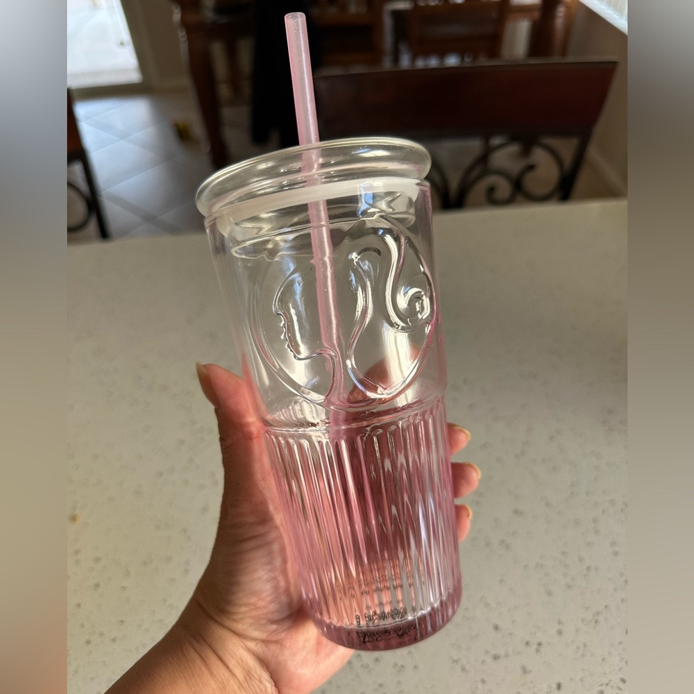 Barbie glass with glass lid and straw